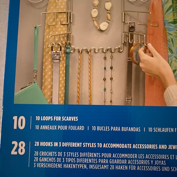 Accessory organizer - Picture 2 of 2